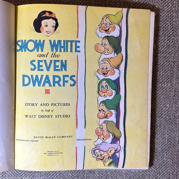 1937 VTG Walt Disney’s Snow White & the Seven Dwarfs Hardback Child’s Story Book - Picture 2 of 7